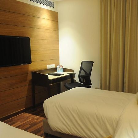 Maryland Group Hotel Zirakpur Екстериор снимка