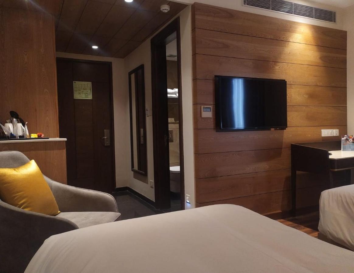 Maryland Group Hotel Zirakpur Екстериор снимка