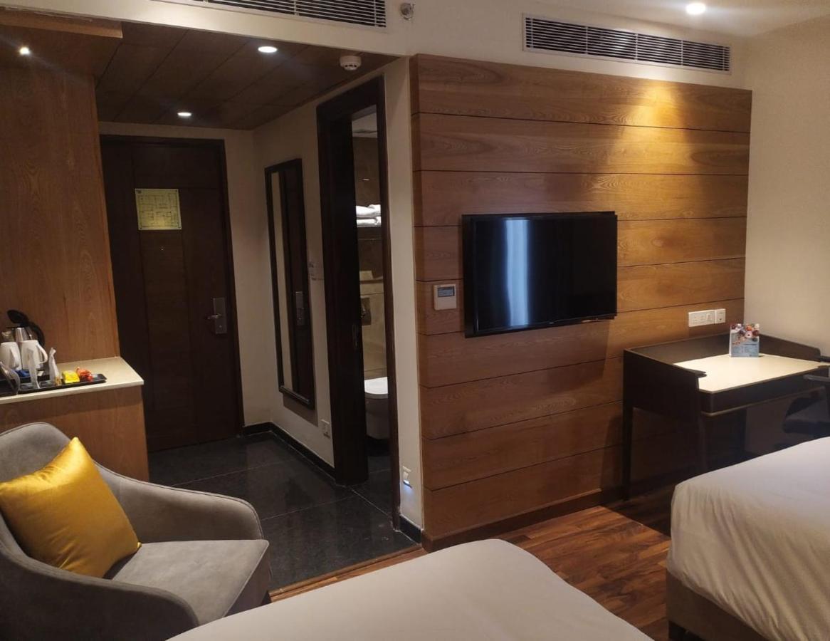 Maryland Group Hotel Zirakpur Екстериор снимка