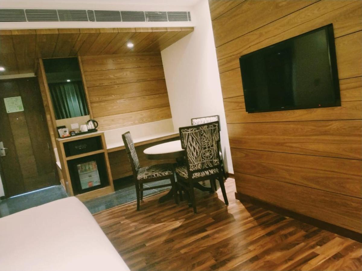 Maryland Group Hotel Zirakpur Екстериор снимка