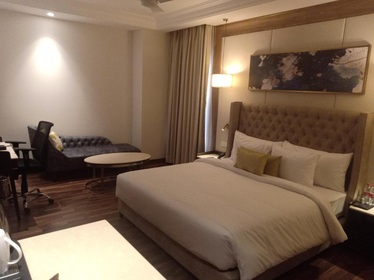 Maryland Group Hotel Zirakpur Екстериор снимка